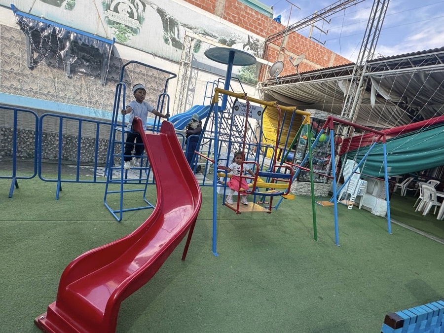 Playground con tobogan